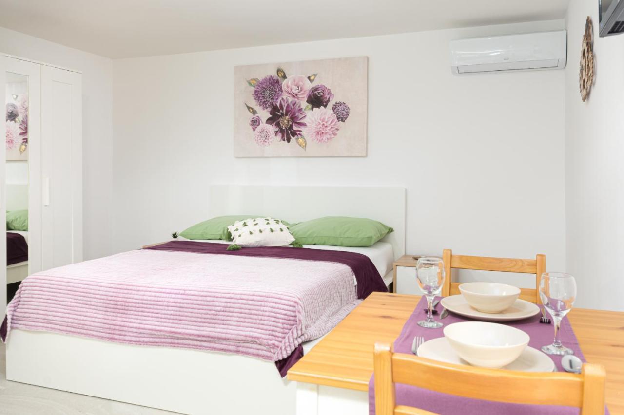 Studio Apartment Mali メドゥリン エクステリア 写真
