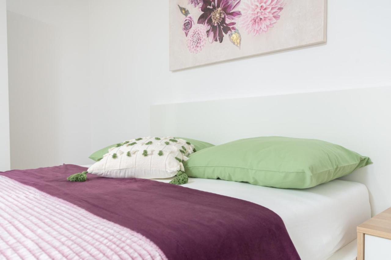 Studio Apartment Mali メドゥリン エクステリア 写真